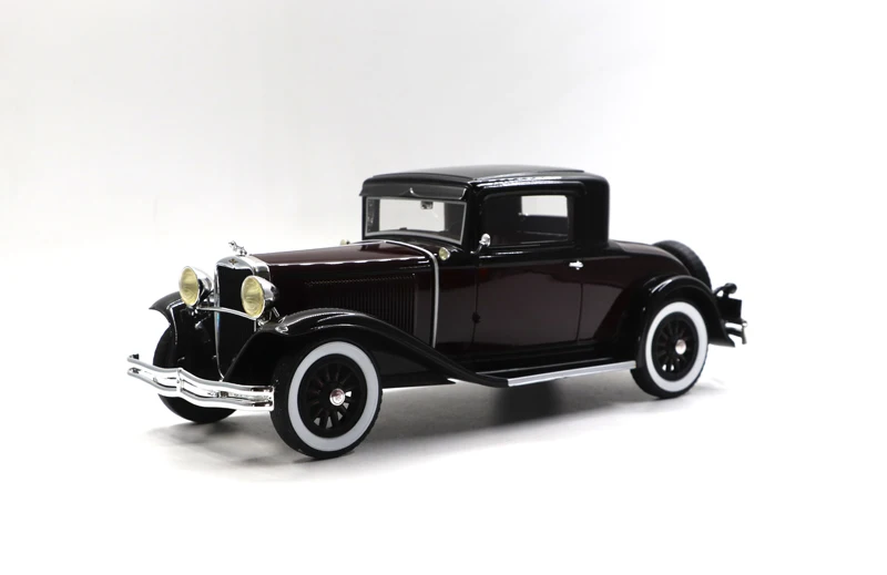 BOS 1:18 For Dodge Eight DG Coupe 1931 Classic Cars Limited Edition Resin Metal Static Car Model Toy Gift
BOS 1:18 For Dodge Eight DG Coupe 1931 Classic Cars Limited Edition Resin Metal Static Car Model Toy Gift