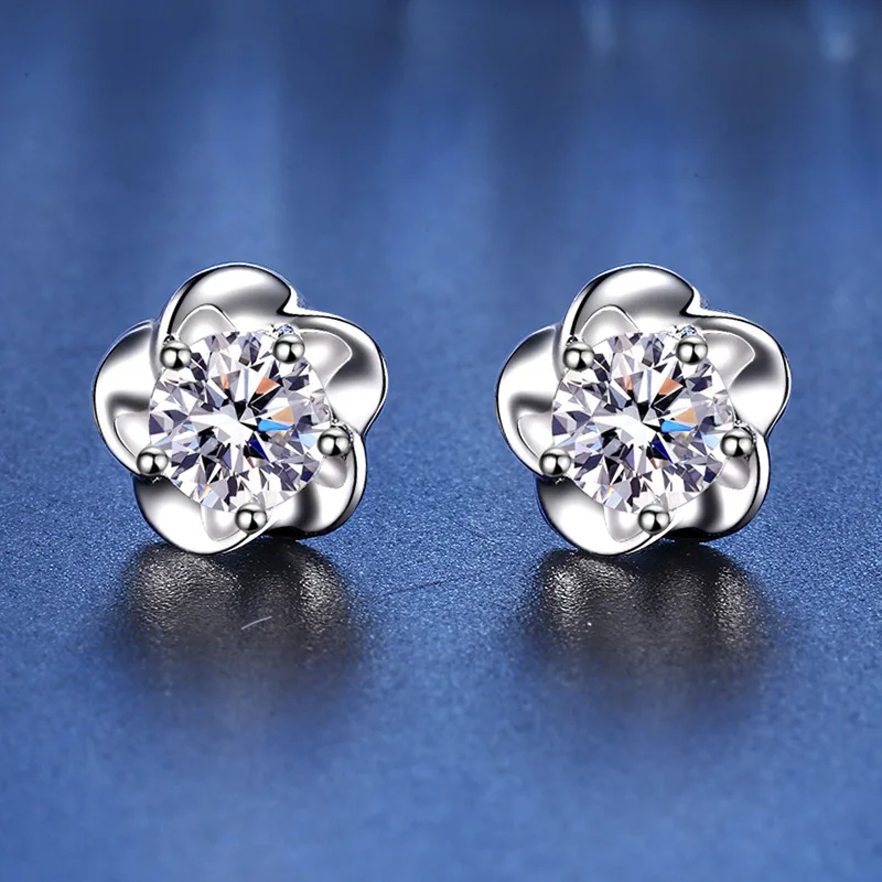 925 Plating Sterling Silver Earrings 0.5ct Moissanite Diamond Stud Earrings 14K White Gold Flower Earring For Women Gift
925 Plating Sterling Silver Earrings 0.5ct Moissanite Diamond Stud Earrings 14K White Gold Flower Earring For Women Gift