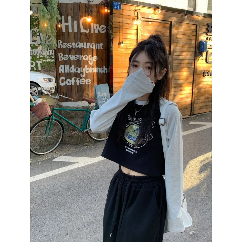 Deeptown Y2k Streetwear Patchwork Graphic T-shirts Women Korean Preppy Style Black Letter Crop Tops Harajuku Fashion Basic Tee
Deeptown Y2k Streetwear Patchwork Graphic T-shirts Women Korean Preppy Style Black Letter Crop Tops Harajuku Fashion Basic Tee