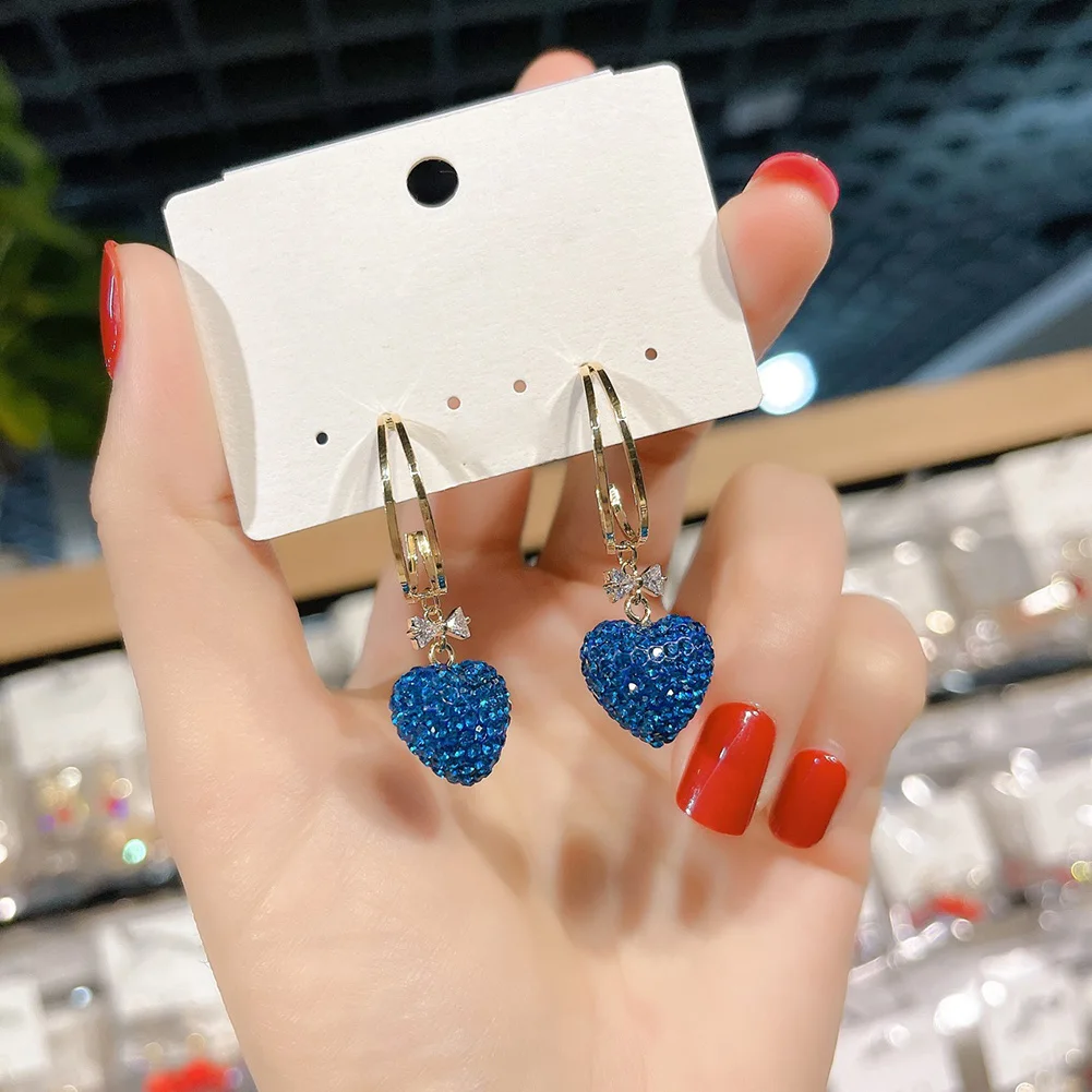 2022 Fashion Drop Hanging Earrings For Women Blue Crystal Heart Dangle Earrings Simple Party Wedding Ear Piercing Jewelry Gifts
2022 Fashion Drop Hanging Earrings For Women Blue Crystal Heart Dangle Earrings Simple Party Wedding Ear Piercing Jewelry Gifts