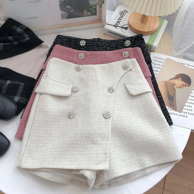Autumn New Temperament Bright Silk Short Trousers Women Fashion Double-breasted High-waist Tweed A-line Casual Shorts Woman
Autumn New Temperament Bright Silk Short Trousers Women Fashion Double-breasted High-waist Tweed A-line Casual Shorts Woman
