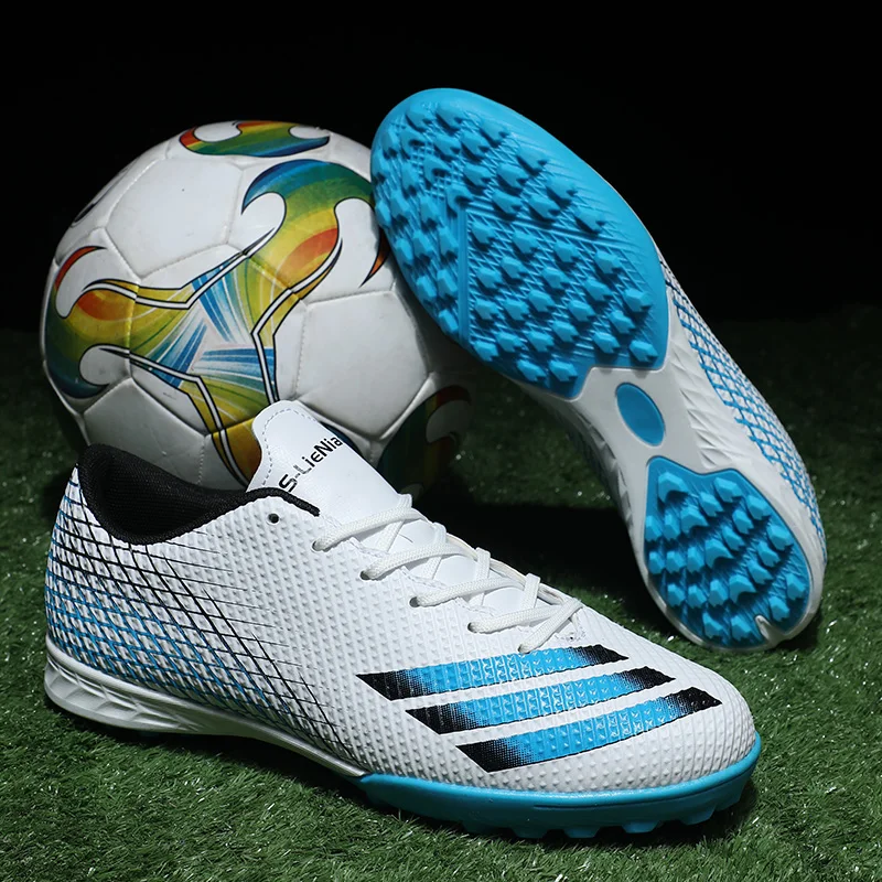 Men Outdoor Training Soccer Shoes Football Boots for Men Free Shipping Non-slip Cleats Sneakers Sports High Quality Size 35-44
Men Outdoor Training Soccer Shoes Football Boots for Men Free Shipping Non-slip Cleats Sneakers Sports High Quality Size 35-44