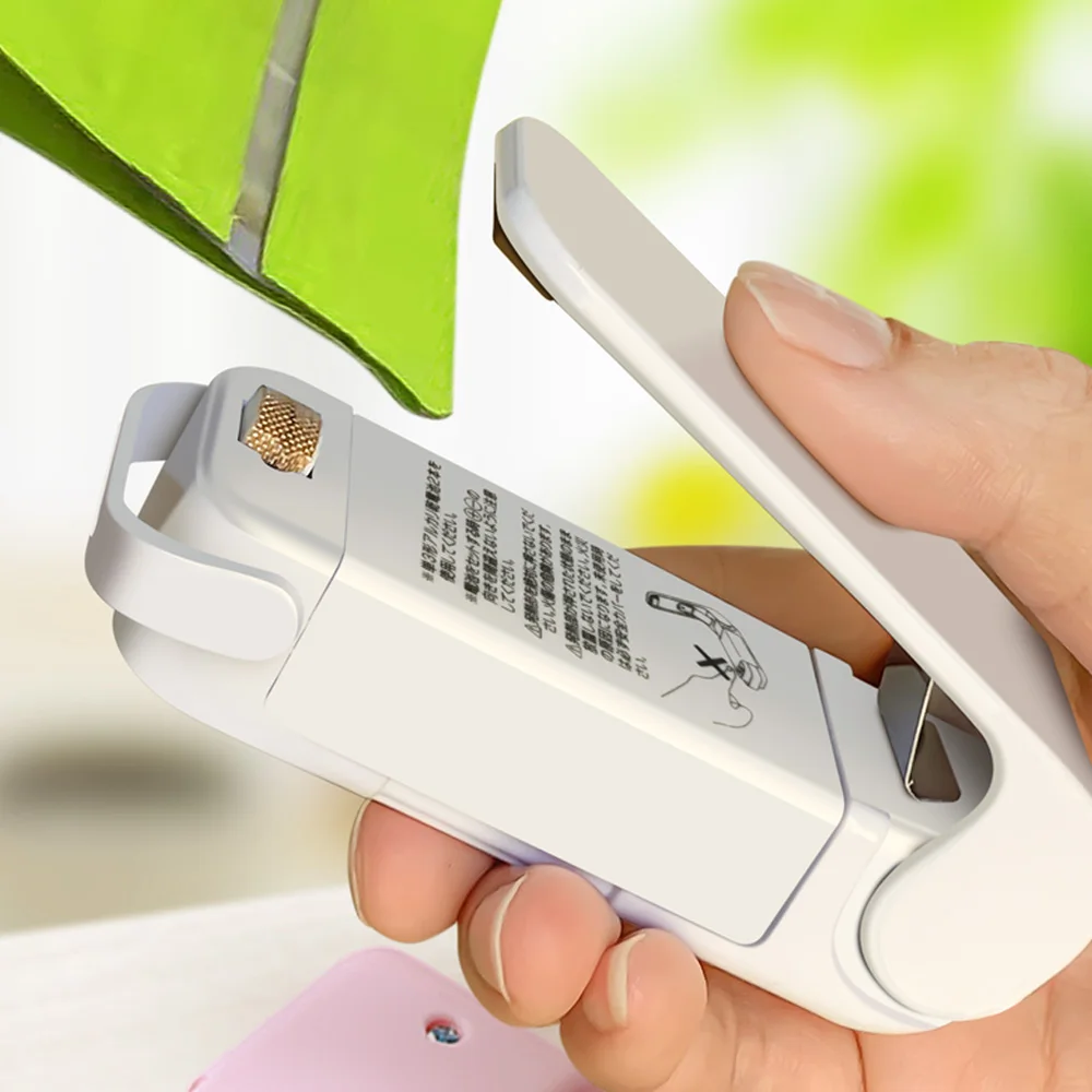 Mini Plastic Bag Sealer Machine Storage Bag Clip Sealing Storage Machine Portable Sealer Packing Seal Food Snack Kitchen Gadgets
Mini Plastic Bag Sealer Machine Storage Bag Clip Sealing Storage Machine Portable Sealer Packing Seal Food Snack Kitchen Gadgets