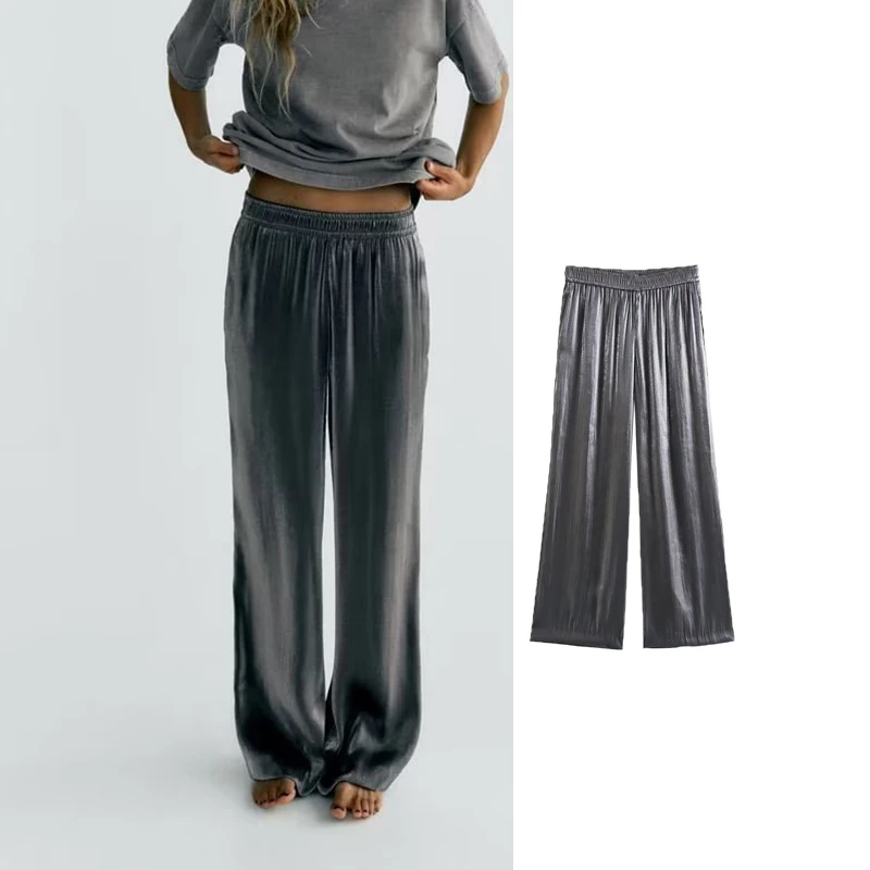 Брюки женские плиссированные серебристые со средней талией и широкими штанинами
Брюки женские плиссированные серебристые со средней талией и широкими штанинами