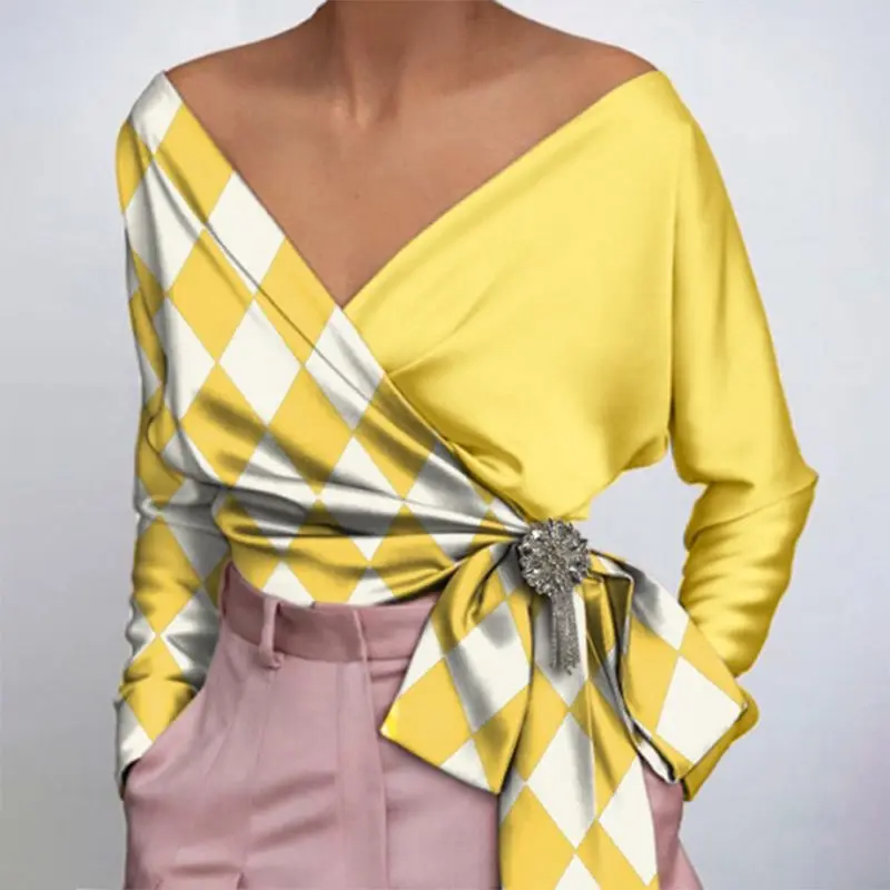 Блузка VONDA Женская с длинным рукавом, стильный пикантный топ с глубоким V-образным вырезом, Повседневная рубашка с поясом, в клетку, большие р... 
Блузка VONDA Женская с длинным рукавом, стильный пикантный топ с глубоким V-образным вырезом, Повседневная рубашка с поясом, в клетку, большие р...