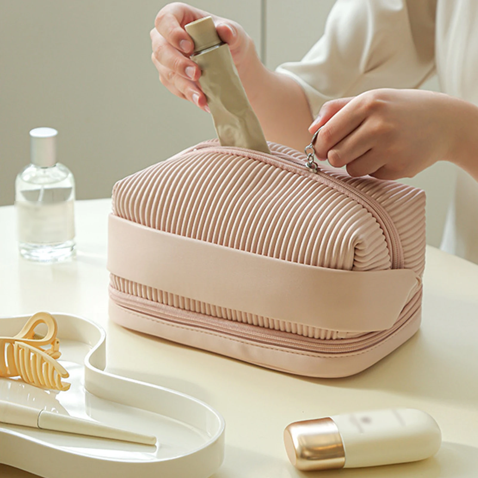 Большая портативная косметичка для путешествий, многофункциональная косметичка, органайзер из ПУ для туалетных принадлежностей, простой д...
Большая портативная косметичка для путешествий, многофункциональная косметичка, органайзер из ПУ для туалетных принадлежностей, простой д...