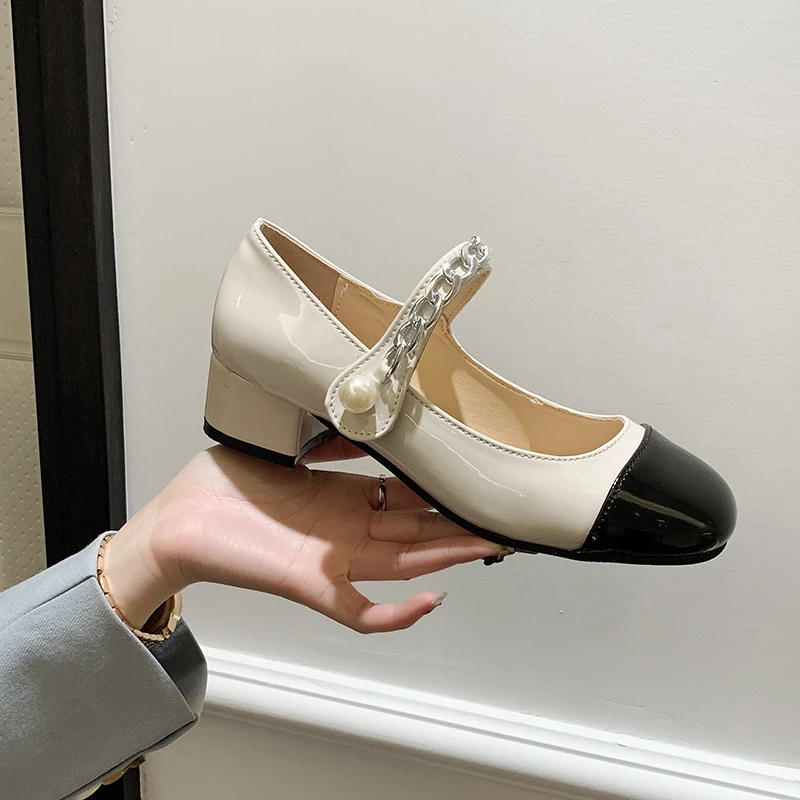 2022 Women's Pearl White High Heels Patent Leather Vintage Mary Jane Mid Heel Square Toe Buckle Ballerina Mélange Chunky Heel
2022 Women's Pearl White High Heels Patent Leather Vintage Mary Jane Mid Heel Square Toe Buckle Ballerina Mélange Chunky Heel
