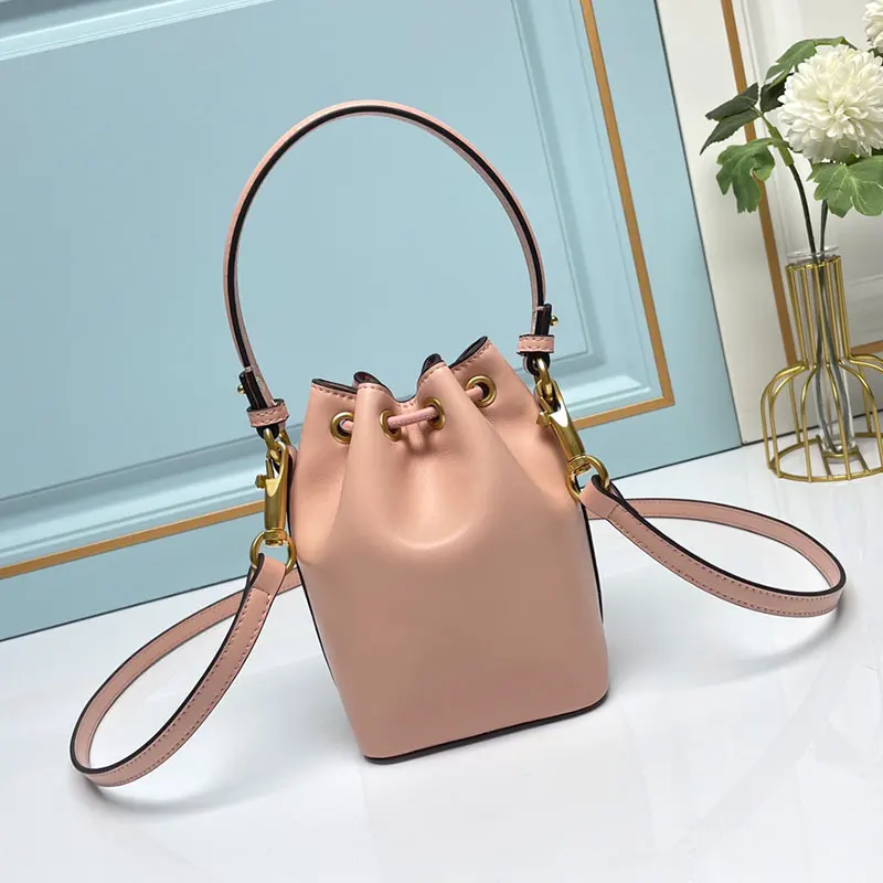 Soft Leather Bucket Bag Retro Design Brass Metal Zero Wallet Simple Versatile Ladies Shoulder Crossbody Bag Coin Purse Girl
Soft Leather Bucket Bag Retro Design Brass Metal Zero Wallet Simple Versatile Ladies Shoulder Crossbody Bag Coin Purse Girl