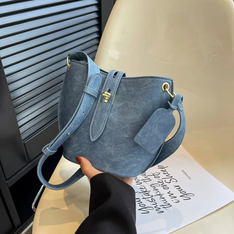 Vintage Small Crossbody Bucket Bags For Women Leather Shoulder Bag 2023 Trend Fashion Designer Female Simple Handbags and Purses
Vintage Small Crossbody Bucket Bags For Women Leather Shoulder Bag 2023 Trend Fashion Designer Female Simple Handbags and Purses