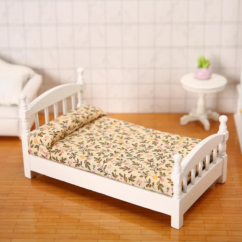 1: 12 Dollhouse Mini Single/Double Bed Home Bedroom Furniture Toy Gift Living Room Furniture Model Beautiful Handmade Wooden Toy
1: 12 Dollhouse Mini Single/Double Bed Home Bedroom Furniture Toy Gift Living Room Furniture Model Beautiful Handmade Wooden Toy