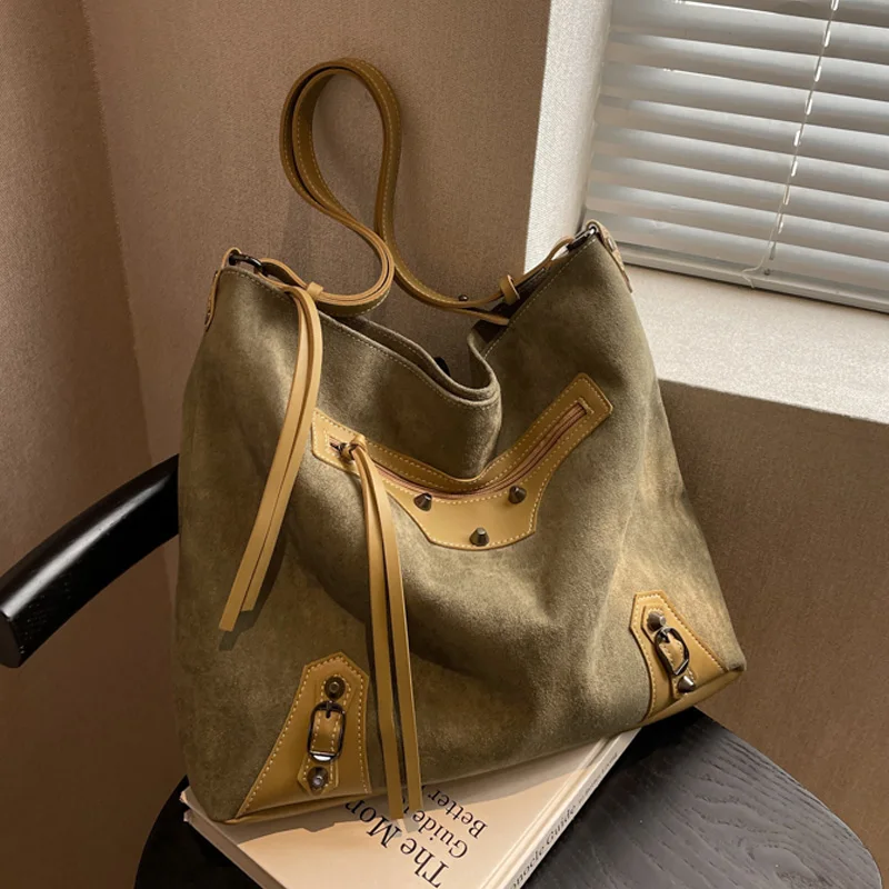 Дизайнерские Роскошные Сумки из искусственной кожи, модные женские сумки через плечо, повседневные сумки большой вместимости, однотонные с...
Дизайнерские Роскошные Сумки из искусственной кожи, модные женские сумки через плечо, повседневные сумки большой вместимости, однотонные с...