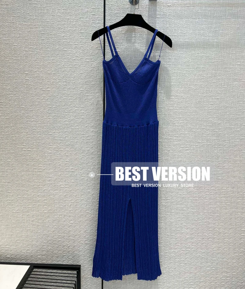 Best Version Paris Designer runway maxi dresses foe Women Rhinestone Buckle sexy deep V neck slim fits Knitted maxi black Dress
Best Version Paris Designer runway maxi dresses foe Women Rhinestone Buckle sexy deep V neck slim fits Knitted maxi black Dress