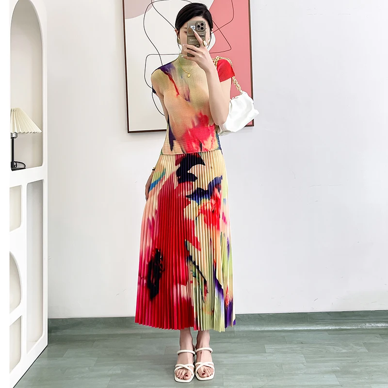 Женский плиссированный костюм с принтом в западном стиле, эластичная юбка А-силуэта с высокой талией, топ с коротким рукавом, текстурный комплект из 2 предметов, Новинка лета 2023
Женский плиссированный костюм с принтом в западном стиле, эластичная юбка А-силуэта с высокой талией, топ с коротким рукавом, текстурный комплект из 2 предметов, Новинка лета 2023