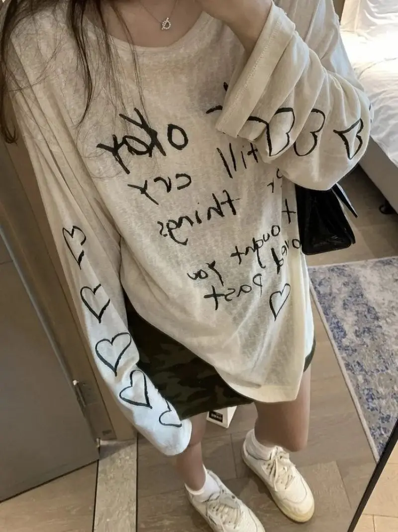 Apricot Letter Love Printed Sunscreen T Shirt Female Summer 2023 New Long Sleeve Thin Loose Thin Air Conditioning Smock 
Apricot Letter Love Printed Sunscreen T Shirt Female Summer 2023 New Long Sleeve Thin Loose Thin Air Conditioning Smock