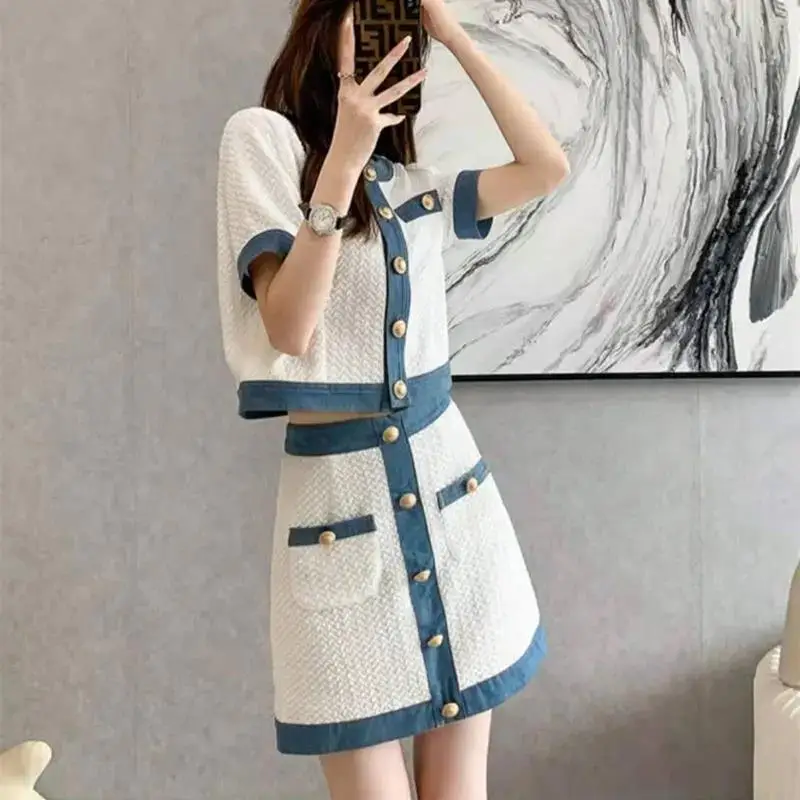 2023 New Summer Women's Suit Fashion Elegant Casual Short Sleeved Shirt High Waist Mini A Line Skirt 2 Piece Set Tops X17
2023 New Summer Women's Suit Fashion Elegant Casual Short Sleeved Shirt High Waist Mini A Line Skirt 2 Piece Set Tops X17