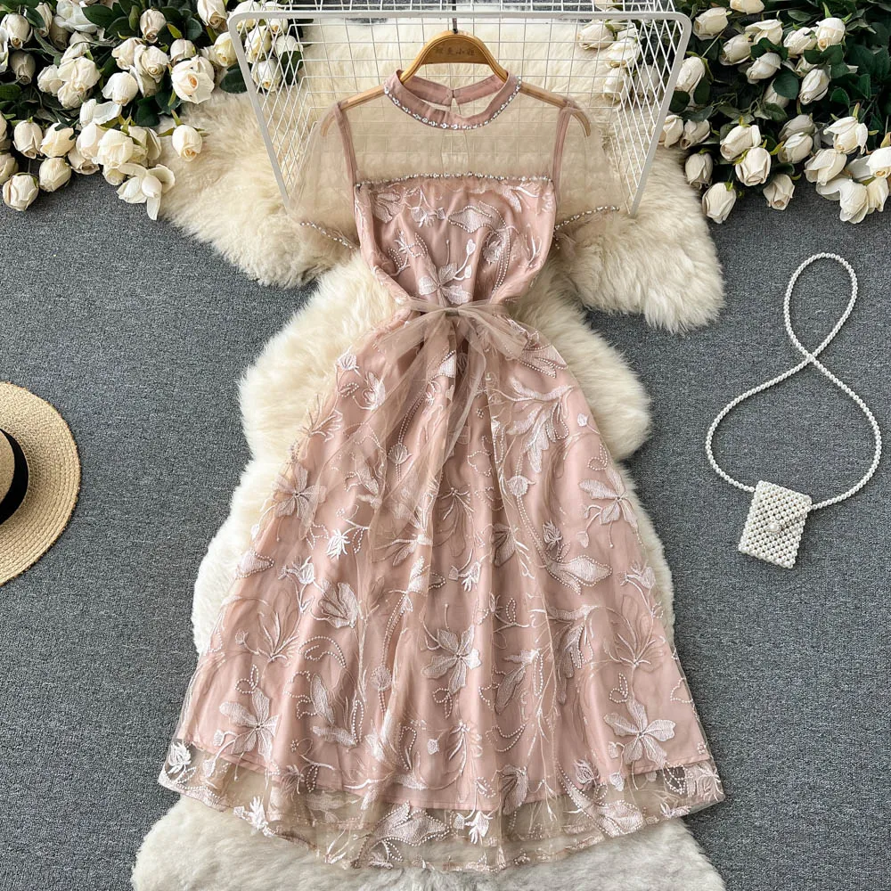 Женские платья с вышивкой, французские сетчатые платья высокого уровня со шнуровкой на талии, приталенные платья для банкета
Женские платья с вышивкой, французские сетчатые платья высокого уровня со шнуровкой на талии, приталенные платья для банкета