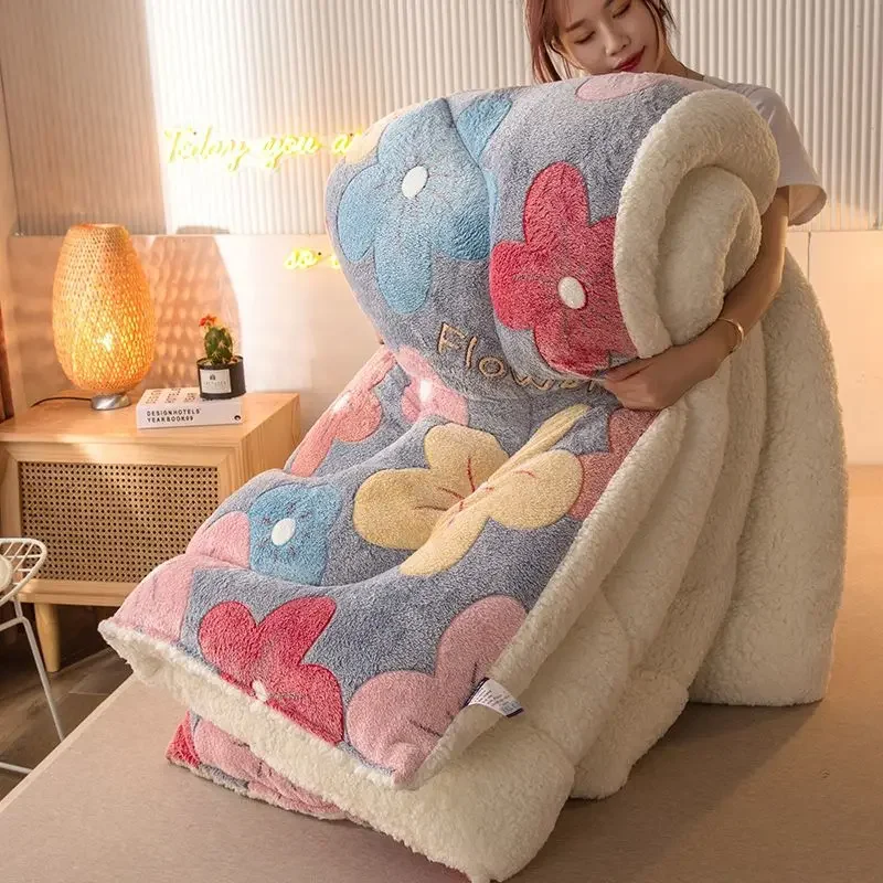 Lamb Fleece Super Warm Quilt Winter Thickening Warm Coral Fleece Blanket Bed Single Double Dormitory Student Flannel Quilt
Lamb Fleece Super Warm Quilt Winter Thickening Warm Coral Fleece Blanket Bed Single Double Dormitory Student Flannel Quilt