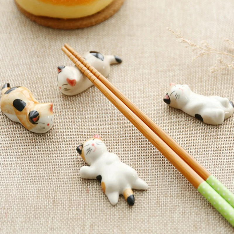 Cute Lucky Cat Chopstick Rest Ceramic Holder Chopstick Pillow Ceramic Home Decoration Spoon Holder Rest Cute Kitchen Tableware
Cute Lucky Cat Chopstick Rest Ceramic Holder Chopstick Pillow Ceramic Home Decoration Spoon Holder Rest Cute Kitchen Tableware