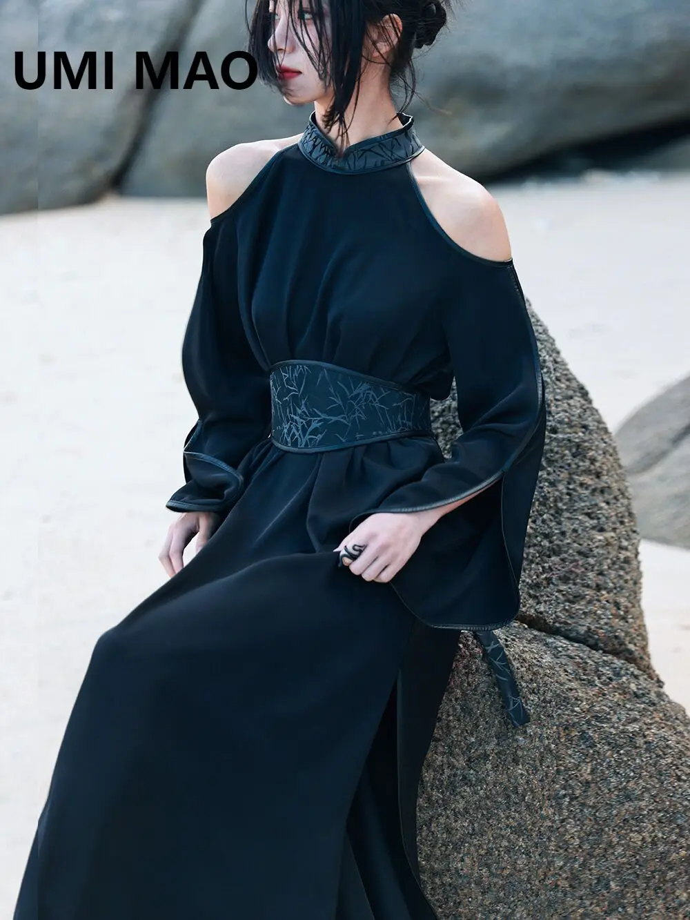 UMI MAO придает поясной чехол! Новинка, женское платье с вырезами в китайском стиле, летние маленькие черные платья в китайском стиле с разрезом и пэчворком
UMI MAO придает поясной чехол! Новинка, женское платье с вырезами в китайском стиле, летние маленькие черные платья в китайском стиле с разрезом и пэчворком