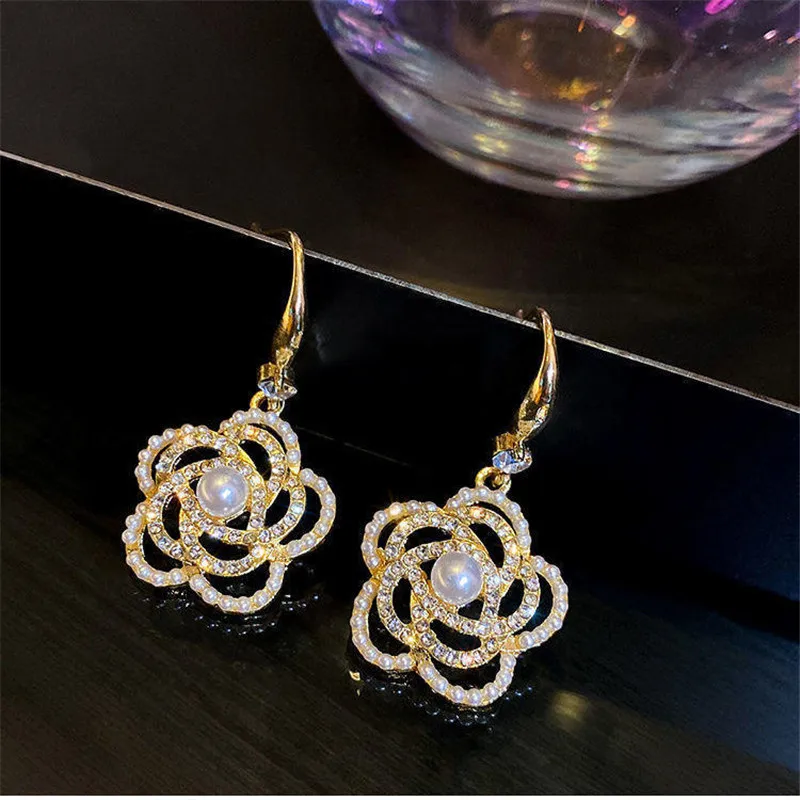Trendy Stud Earrings Hollow Flower For Women Girls Metal Chain Jewelry Ladies Classic Fashion Gift Wedding Party
Trendy Stud Earrings Hollow Flower For Women Girls Metal Chain Jewelry Ladies Classic Fashion Gift Wedding Party