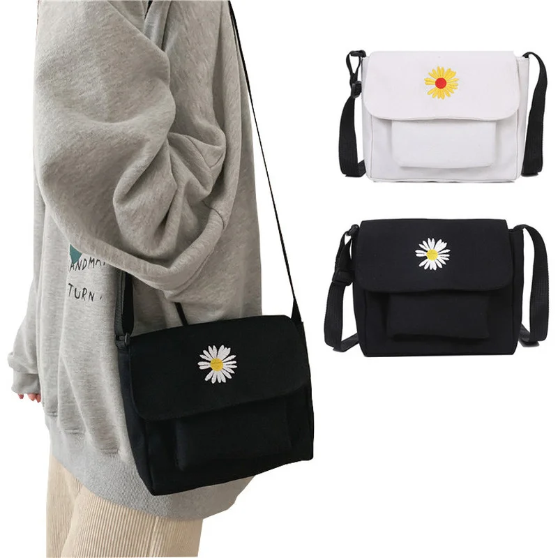 Women Shoulder Bag Embroidery Daisy Phone Crossbody Bag Outdoor Canvas Handbag Zipper Messenger Bags Coin Purse Card Holder
Women Shoulder Bag Embroidery Daisy Phone Crossbody Bag Outdoor Canvas Handbag Zipper Messenger Bags Coin Purse Card Holder