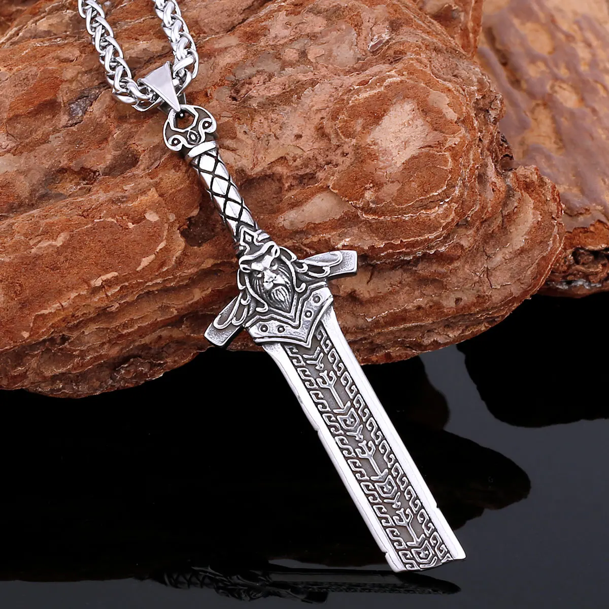 

Hip Hop Creative Stainless Steel Sword Weapon Viking Necklace Nordic Men's Personality Amulet Pendant Punk Jewelry Accessories