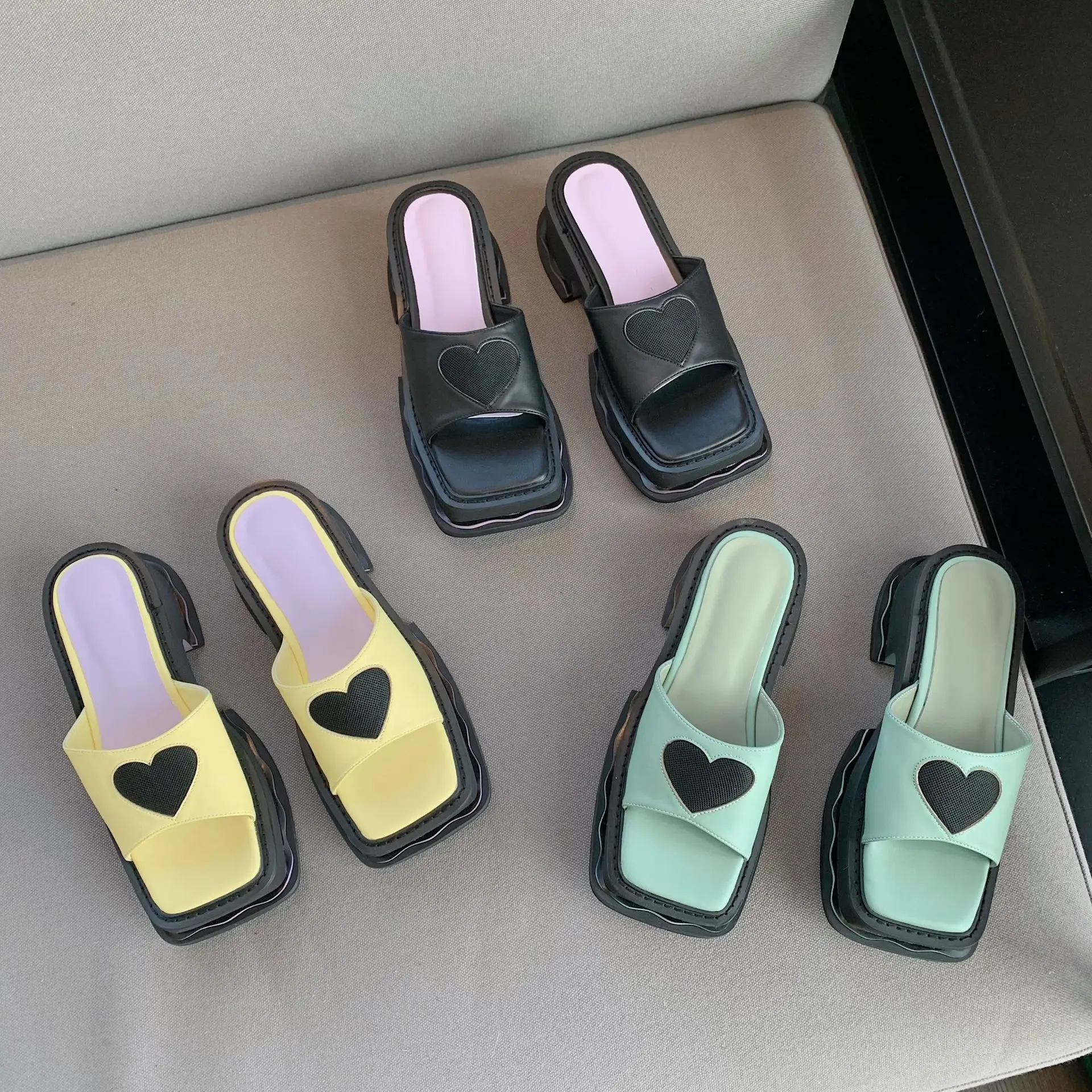 House Slippers Platform Shoes Summer Clogs Woman Slides Square Toe Low Pantofle Beach 2022 Soft Fabric PU Casual Basic Hoof Heel
House Slippers Platform Shoes Summer Clogs Woman Slides Square Toe Low Pantofle Beach 2022 Soft Fabric PU Casual Basic Hoof Heel