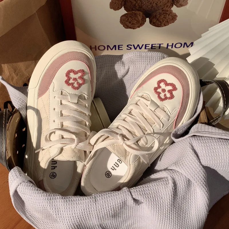 2022 New Women's Sneakers Sports Shoes Beige Spring Autumn Flat Tennis Casual Basket Platform Running Vulcanize Lolita Kawaii
2022 New Women's Sneakers Sports Shoes Beige Spring Autumn Flat Tennis Casual Basket Platform Running Vulcanize Lolita Kawaii