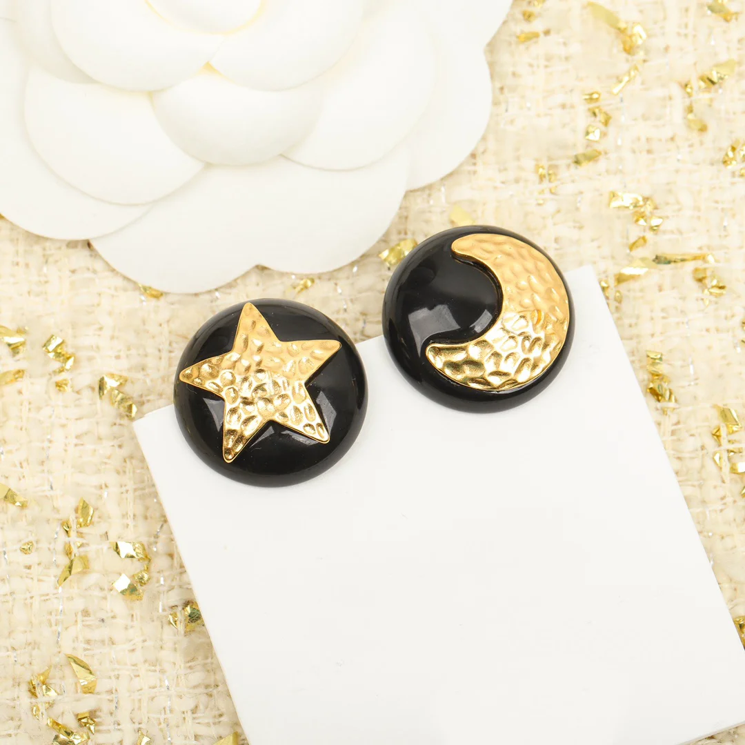 NEW IN2023 Hot Wear Versatile Jewelry Atmosphere Fashion Cut Clover Studded Earrings Star Moon Earrings Earrings
NEW IN2023 Hot Wear Versatile Jewelry Atmosphere Fashion Cut Clover Studded Earrings Star Moon Earrings Earrings