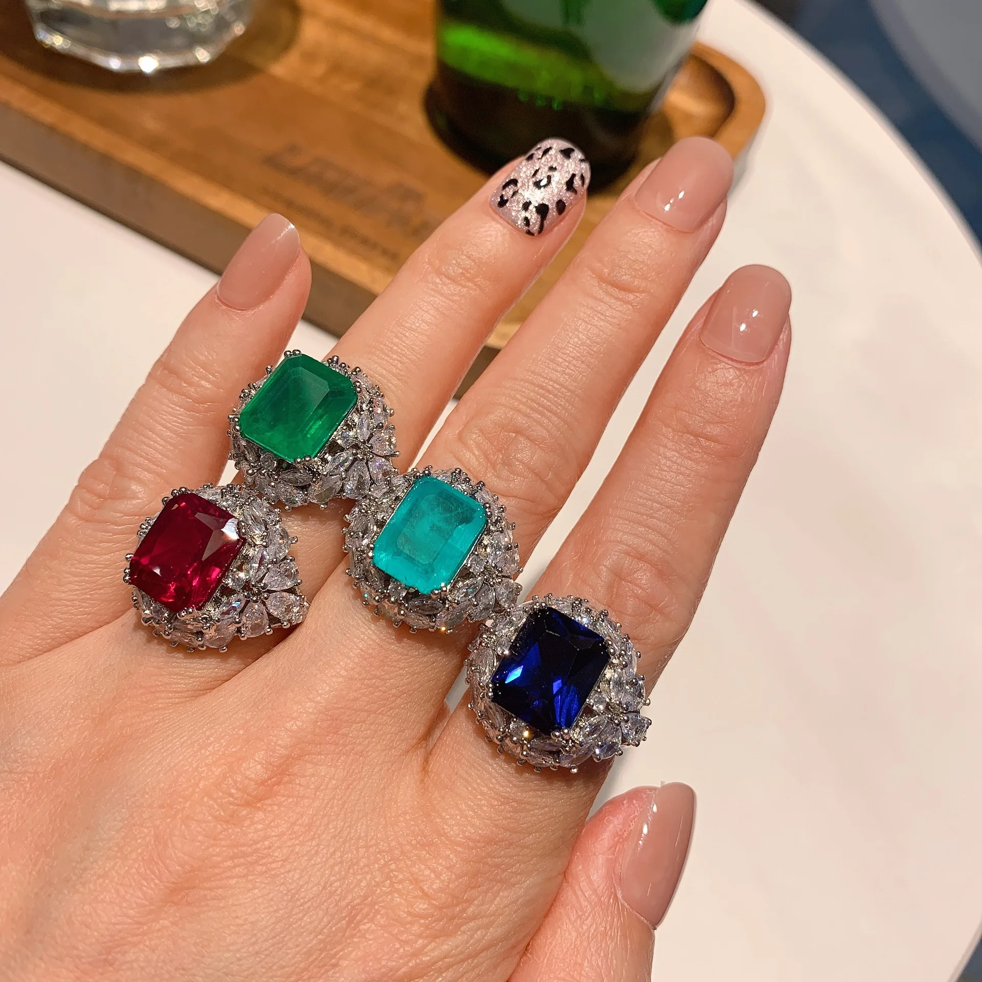 Charms Retro 10*12mm Paraiba Ruby Emerald Adjustable Opening Engagement Ring Elegant Women for Party 2022 Jewelry Friends Gift
Charms Retro 10*12mm Paraiba Ruby Emerald Adjustable Opening Engagement Ring Elegant Women for Party 2022 Jewelry Friends Gift