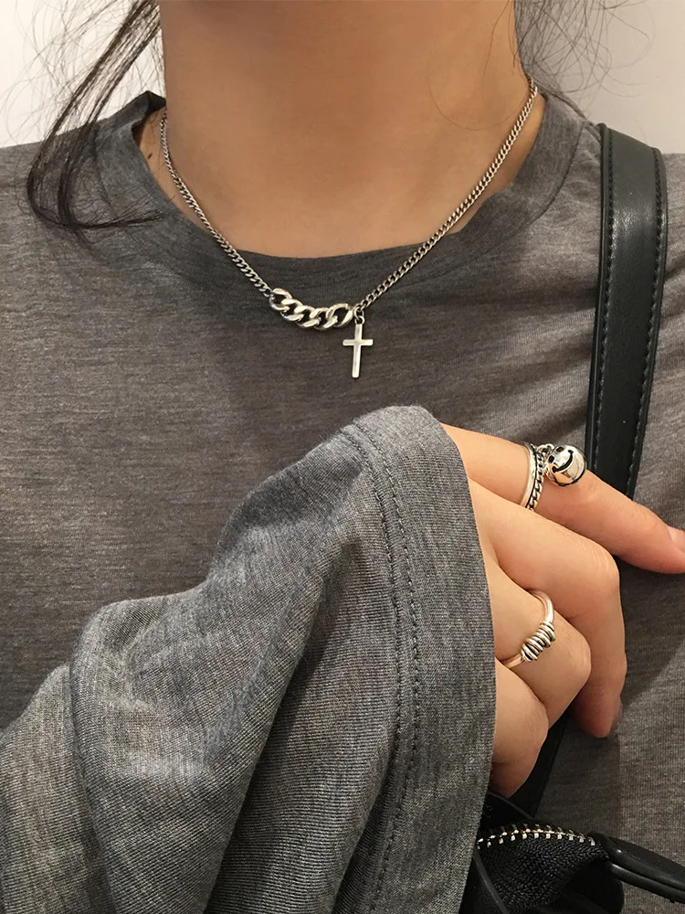 925 Thai Silver Cross Sweater Chain Women's Retro Short Light Luxury Necklace Ins Simple Minority Design Temperament Net Red
925 Thai Silver Cross Sweater Chain Women's Retro Short Light Luxury Necklace Ins Simple Minority Design Temperament Net Red
