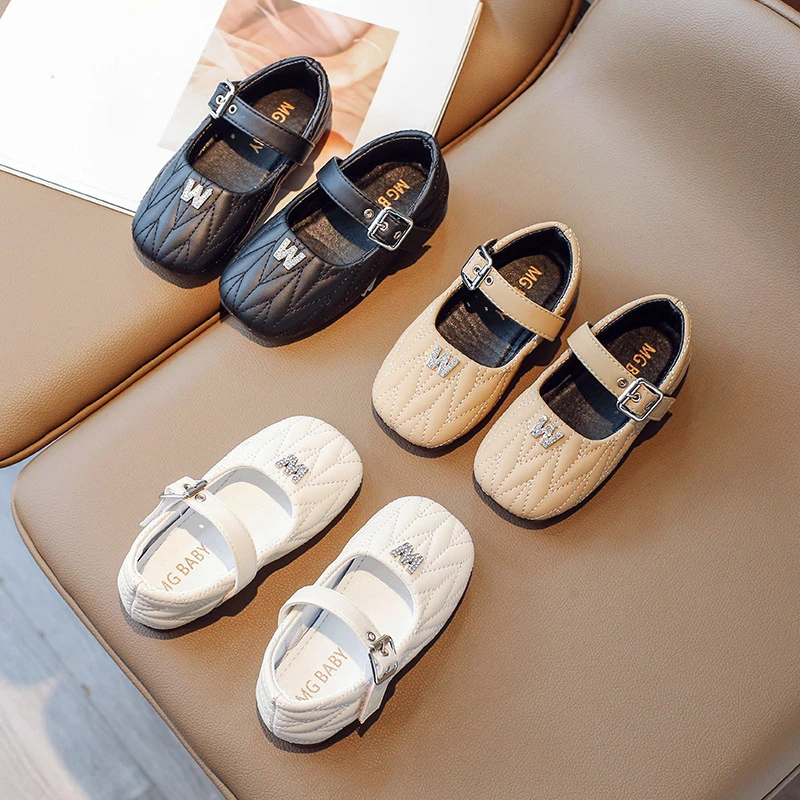 Modern Unique Stitching Evening Party Dress Shoes Children Girls Shallow Non-slip Baby Toddler mary janes with Hardware G08182
Modern Unique Stitching Evening Party Dress Shoes Children Girls Shallow Non-slip Baby Toddler mary janes with Hardware G08182