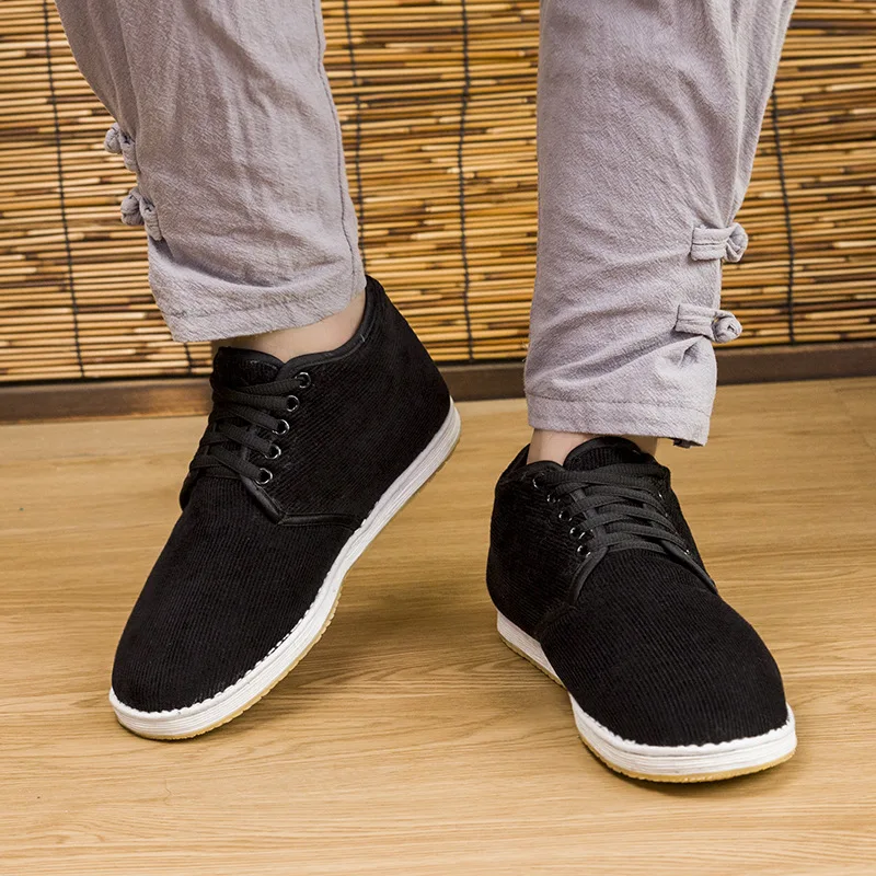 China Classic winter old Beijing handmade layers bottom cloth shoes black corduroy cotton thickened man woman Warm shoes
China Classic winter old Beijing handmade layers bottom cloth shoes black corduroy cotton thickened man woman Warm shoes