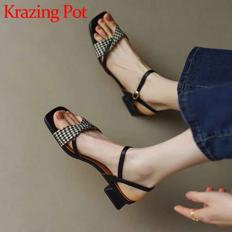 Krazing Pot Microfiber Med Heel Summer Shoes Gingham Young Lady Daily Wear Fashion Simple All-match Leisure Women Sandals L07
Krazing Pot Microfiber Med Heel Summer Shoes Gingham Young Lady Daily Wear Fashion Simple All-match Leisure Women Sandals L07