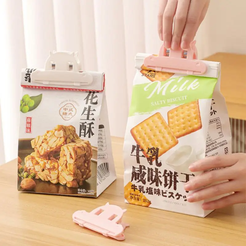 Plastic Snack Storage Bag Sealer Seal Tools Moisture-proof Plastic Bag Clips Tea Powder Sealing Clip 2023 New Wholesale Portable
Plastic Snack Storage Bag Sealer Seal Tools Moisture-proof Plastic Bag Clips Tea Powder Sealing Clip 2023 New Wholesale Portable