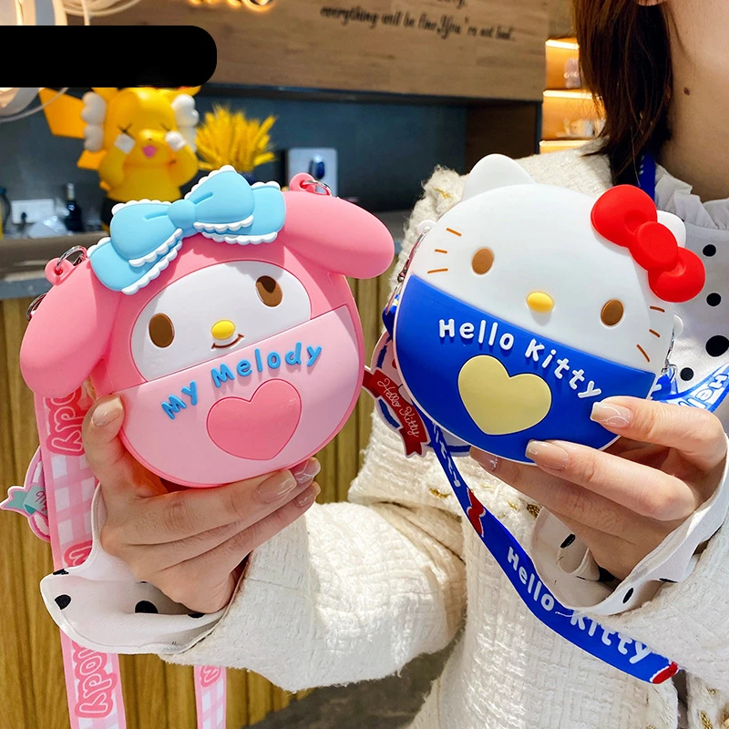 Genuine Sanrio Anime Messenger Bag Love Capsule Hello Kitty My Melody Cinnamoroll Creative Cartoon Coin Storage Bag
Genuine Sanrio Anime Messenger Bag Love Capsule Hello Kitty My Melody Cinnamoroll Creative Cartoon Coin Storage Bag