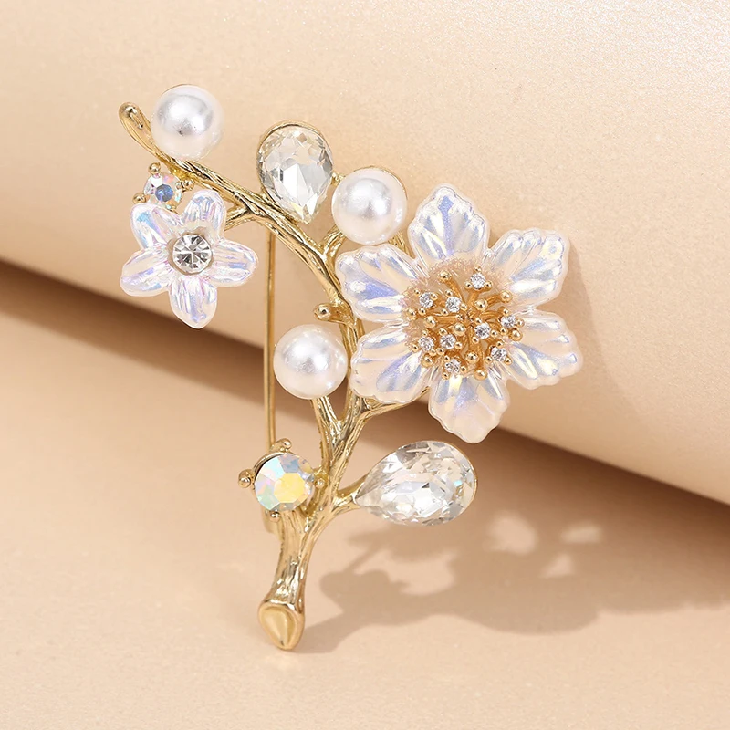 

Pearl Plum Blossom Flower Brooches Temperament Luxury Rhinestone Pins For Women Wedding Office Brooch Pins New Year Jewelry Gift