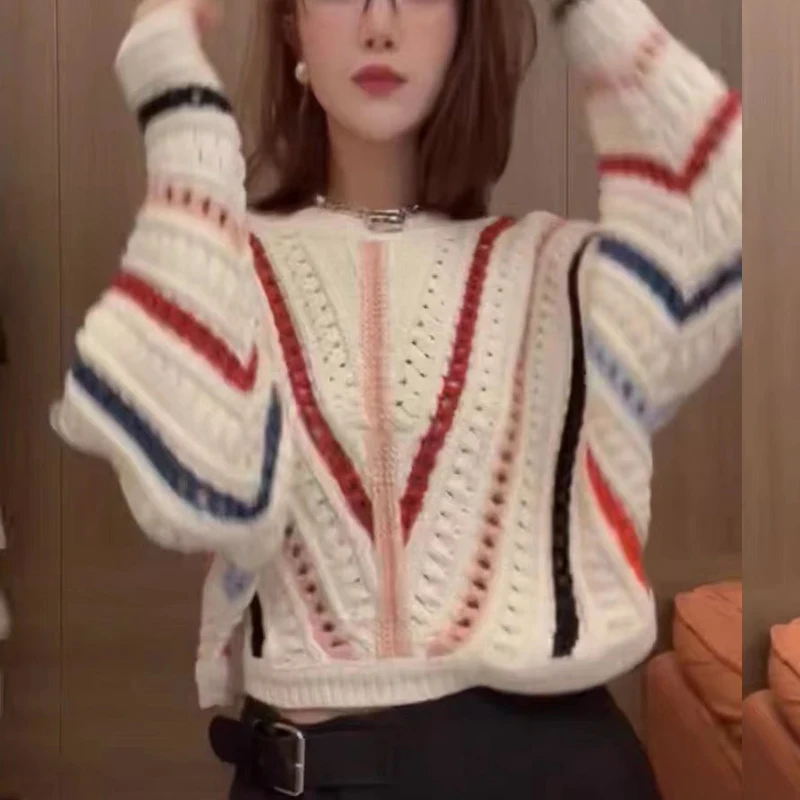 Hollow Half High Round Neck Women'S Autumn New Comfortable Bat Long-Sleeved Knitted Fashion Color-Blocking Striped Sweater
Hollow Half High Round Neck Women'S Autumn New Comfortable Bat Long-Sleeved Knitted Fashion Color-Blocking Striped Sweater