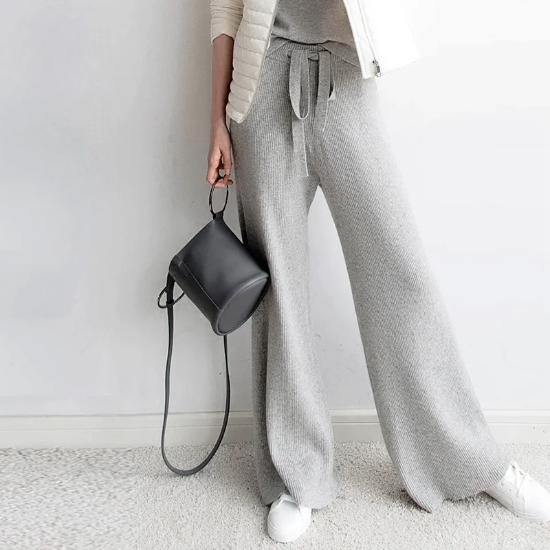 2023 Women Pants New Winter Soft Waxy Comfortable High-Waist Cashmere Knitted Trousers Female Solid Color Casual Wide Leg Pants
2023 Women Pants New Winter Soft Waxy Comfortable High-Waist Cashmere Knitted Trousers Female Solid Color Casual Wide Leg Pants
