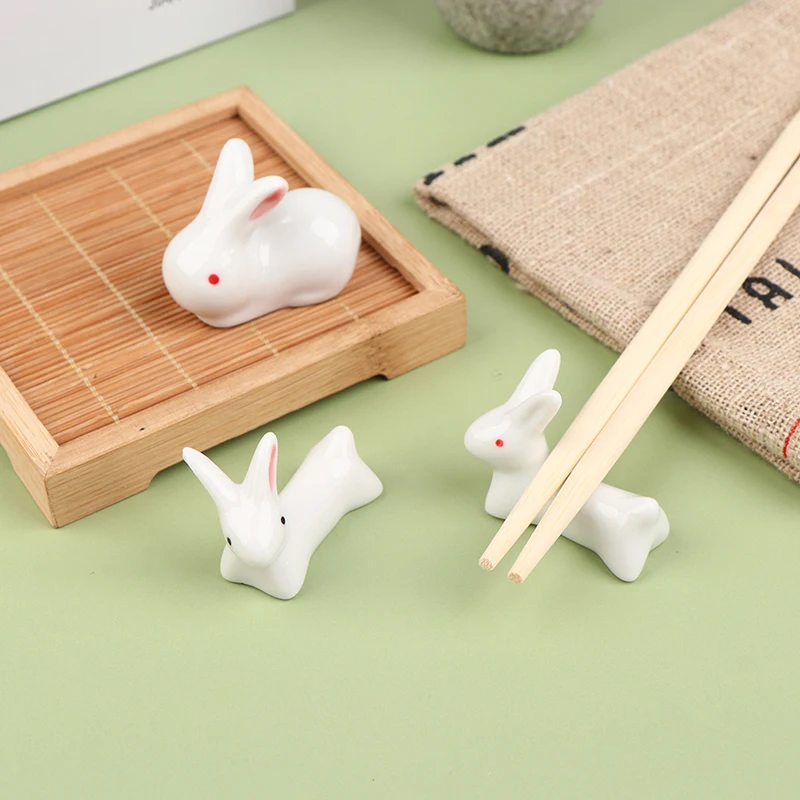 1Pcs Cute Ceramic Cartoon Rabbit Stand Chinese Chopsticks Holder Care Storage Fashion Kitchen Tableware
1Pcs Cute Ceramic Cartoon Rabbit Stand Chinese Chopsticks Holder Care Storage Fashion Kitchen Tableware
