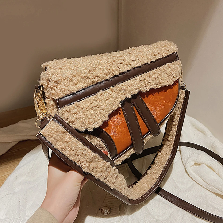 Luxury Women's Small Shoulder Messenger Bag Designer Plush Stitching PU Leather Saddle Bag 2021 Winter New Female Handbags Sac
Luxury Women's Small Shoulder Messenger Bag Designer Plush Stitching PU Leather Saddle Bag 2021 Winter New Female Handbags Sac