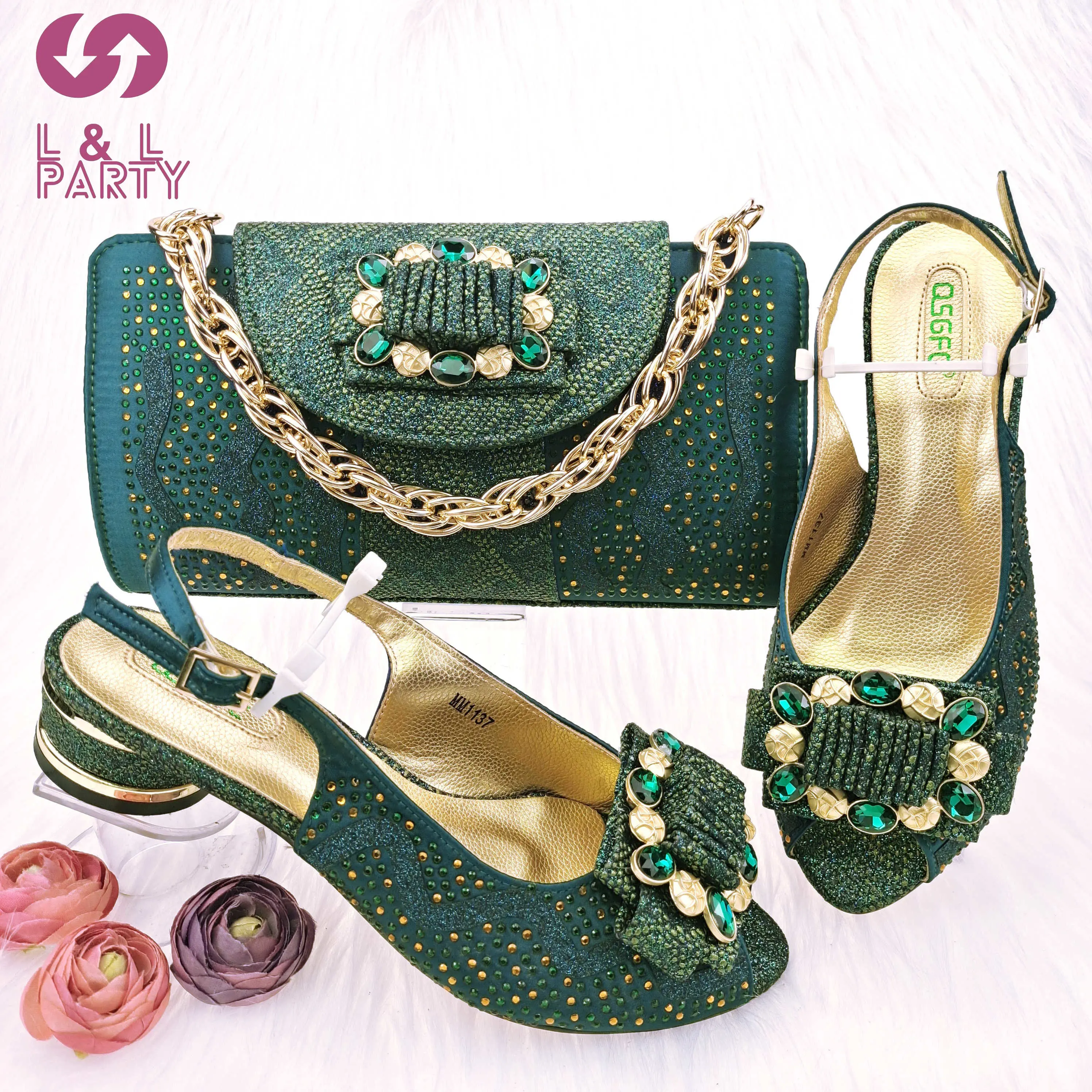 2023 Latest Comfortable Shoes and Bags Set New Design Good Quality Decorate with Rhinestone for Garden Party
2023 Latest Comfortable Shoes and Bags Set New Design Good Quality Decorate with Rhinestone for Garden Party