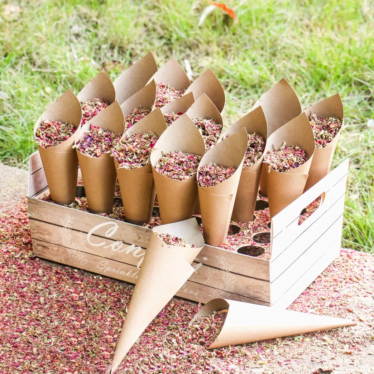 Wedding confetti cones holder support For Wedding Cones Kraft Paper Wedding Decoration Confetti Tray Cone Wedding Paper Cones
Wedding confetti cones holder support For Wedding Cones Kraft Paper Wedding Decoration Confetti Tray Cone Wedding Paper Cones