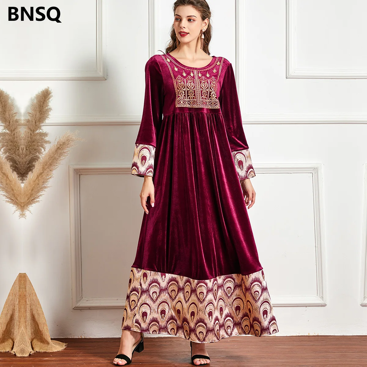 Women Velvet Muslim Dress Kaftan Abaya Turkey Saudi Arabic Casual Embroidery Red Patchwork Islamic Dress Ramadan Eid Al-Adha
Women Velvet Muslim Dress Kaftan Abaya Turkey Saudi Arabic Casual Embroidery Red Patchwork Islamic Dress Ramadan Eid Al-Adha