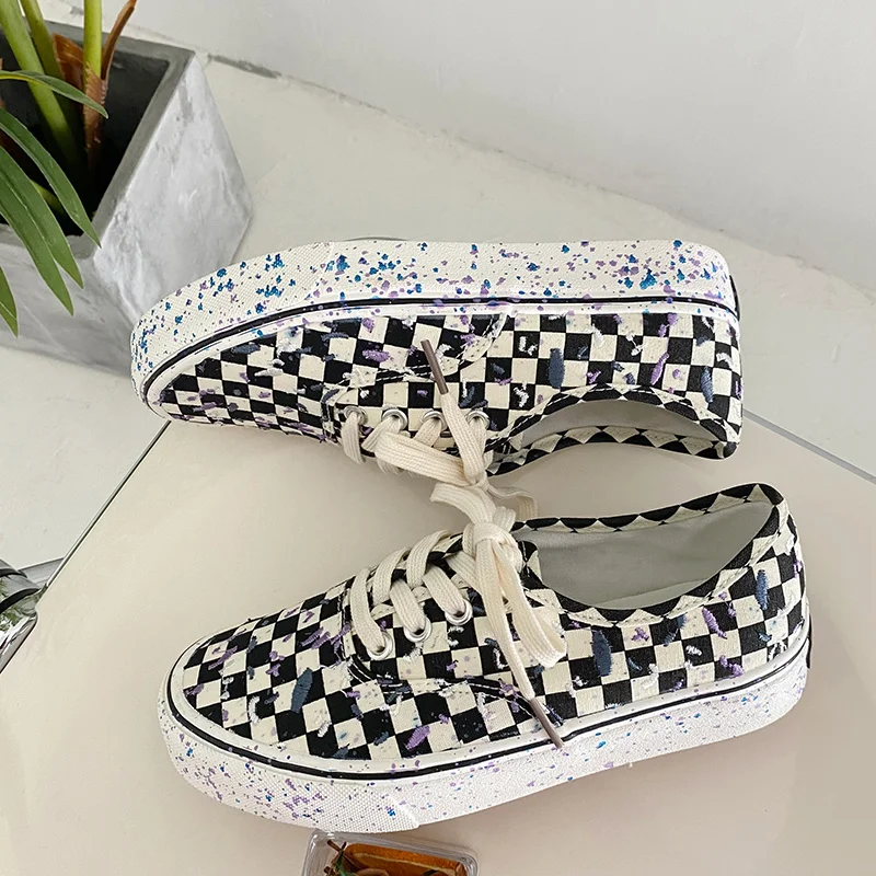 2022 Spring Autumn Black White Plaid Women's Canvas Shoes Thick-soled Sneakers Women's Vulcanized Shoes Fashion Casual Shoes
2022 Spring Autumn Black White Plaid Women's Canvas Shoes Thick-soled Sneakers Women's Vulcanized Shoes Fashion Casual Shoes