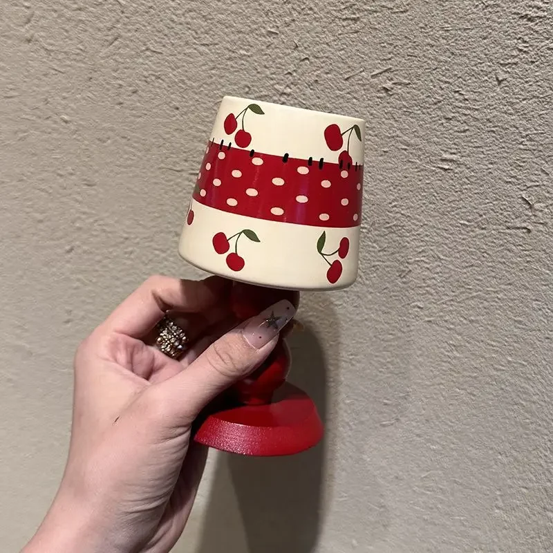 Деревянный подсвечник с чашкой
Деревянный подсвечник с чашкой