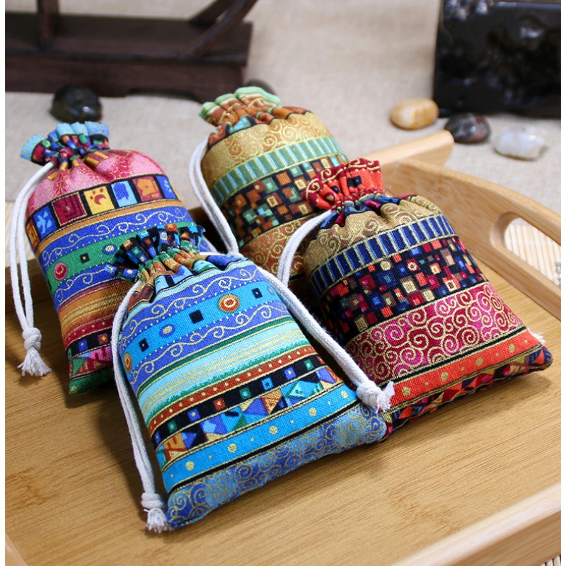 Ethnic style linen bag, jewelry bag, jewelry bag, small cloth bag, bead bracelet packaging
Ethnic style linen bag, jewelry bag, jewelry bag, small cloth bag, bead bracelet packaging