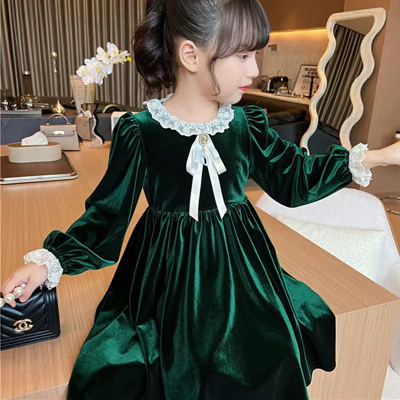 Spring and Autumn 2023 Rich Family Girls' Dress New Gold Velvet Lace Splice Skirt
Spring and Autumn 2023 Rich Family Girls' Dress New Gold Velvet Lace Splice Skirt