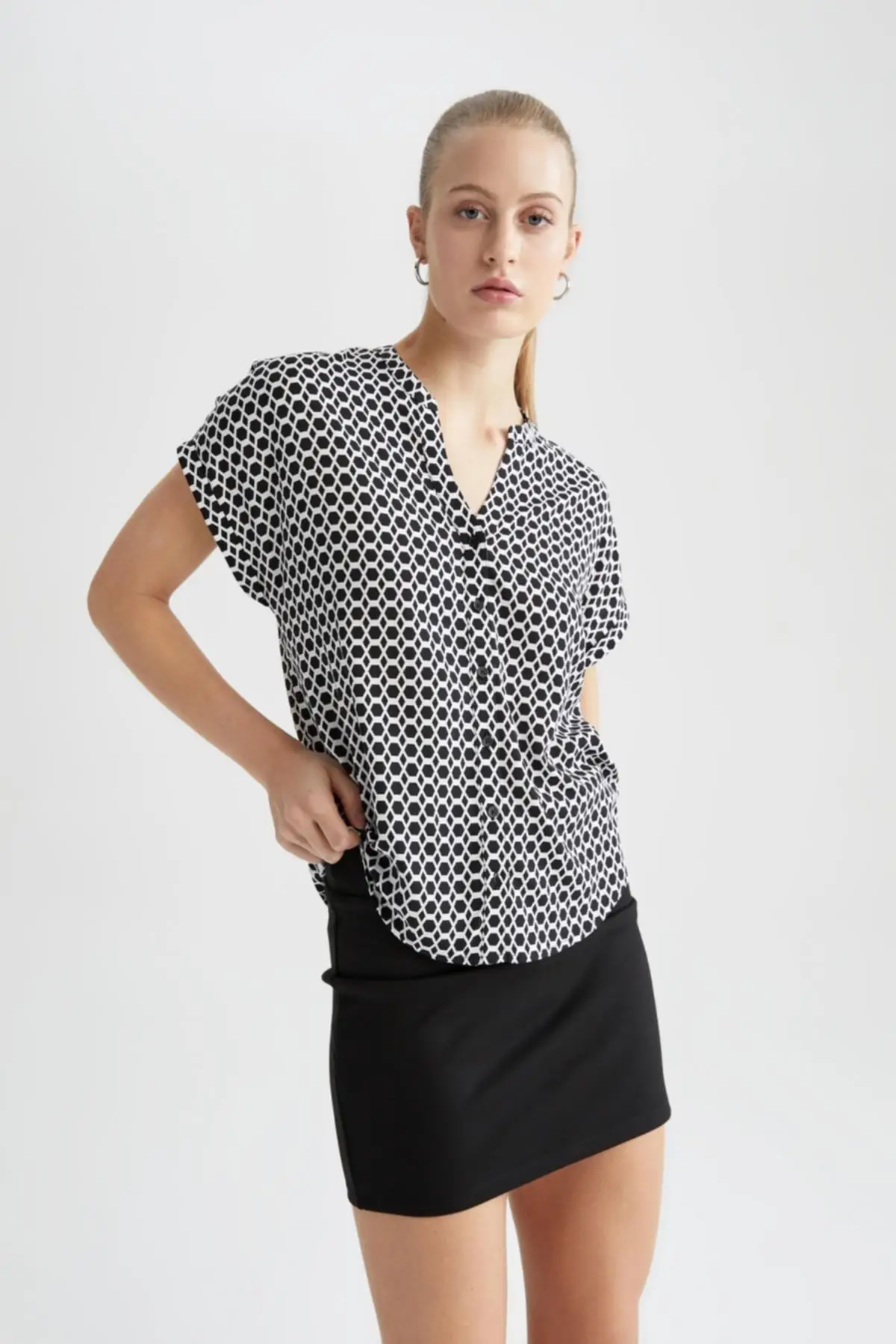 Women's Skirt Fitted Flexible Waist Combed Cotton Mini Skirt Summer Fashion Casual Short Sleeve Elegant Skirt
Women's Skirt Fitted Flexible Waist Combed Cotton Mini Skirt Summer Fashion Casual Short Sleeve Elegant Skirt
