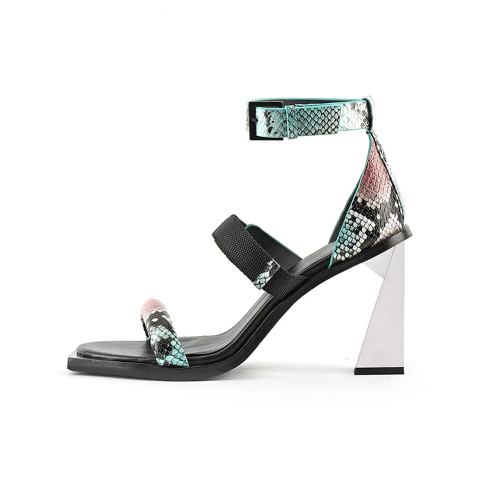 Serpentine Leather Women Sandals Strap Designer Metal High Heels Summer Shoes Black Platform Party Sandalias Zapatos Femmes
Serpentine Leather Women Sandals Strap Designer Metal High Heels Summer Shoes Black Platform Party Sandalias Zapatos Femmes